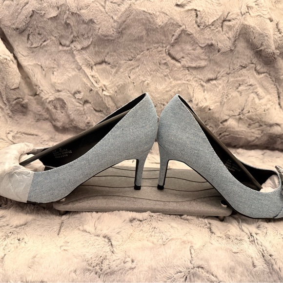Elegant Blue Denim NY and Company Women's High Heels with Crystal Embellishment - Picture 5 of 12